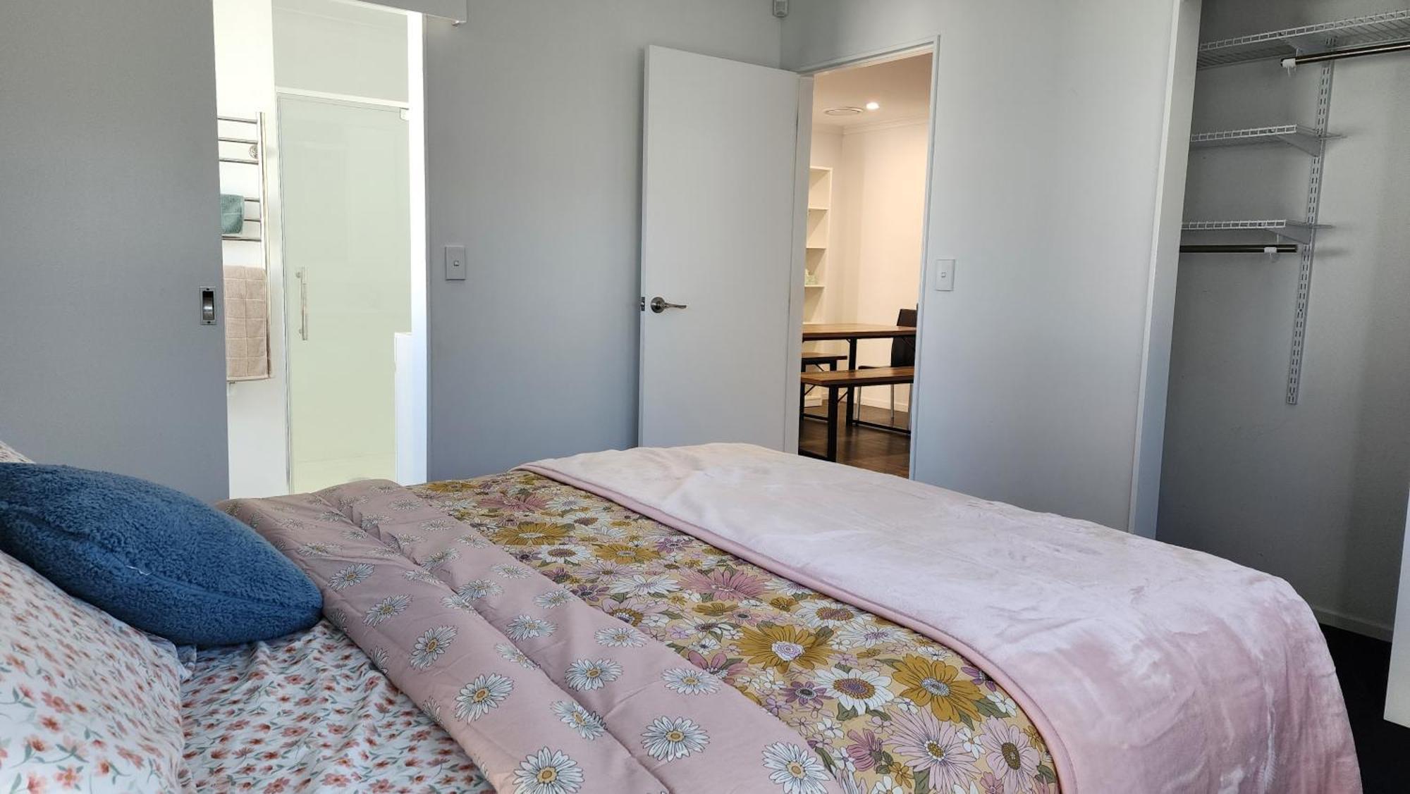 Oaktree Entire Holiday Home, Sleeps 8 To12 Rotorua Eksteriør bilde